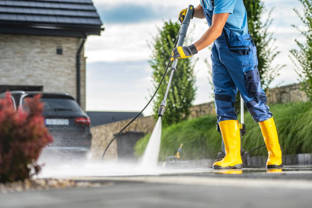 Best Driveway Pressure Washing  in Washington Mills, NY